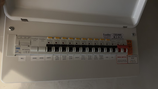 New labelled consumer unit installed by Lindens